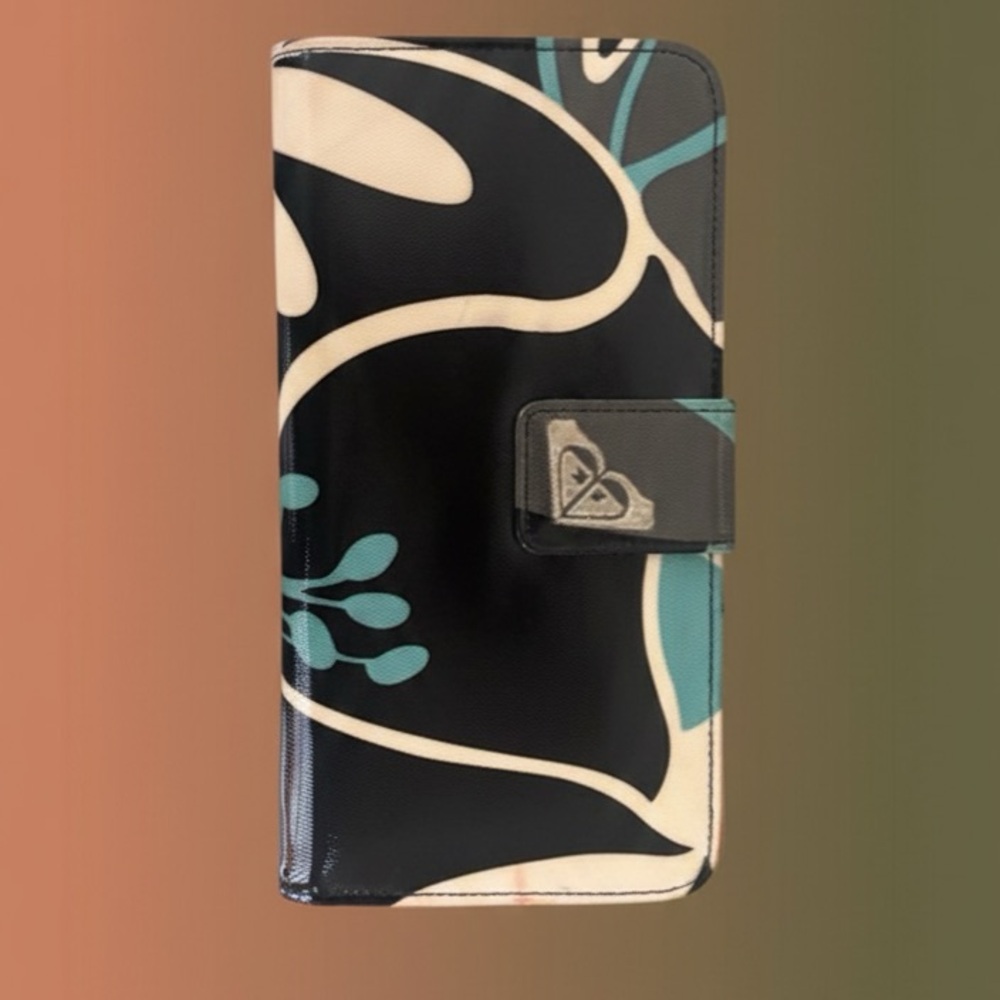 Roxy Black and Cream Travel Wallet Vintage